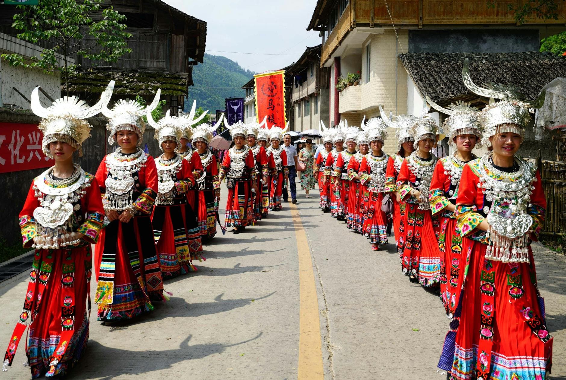 Binglanggu Li & Miao Village