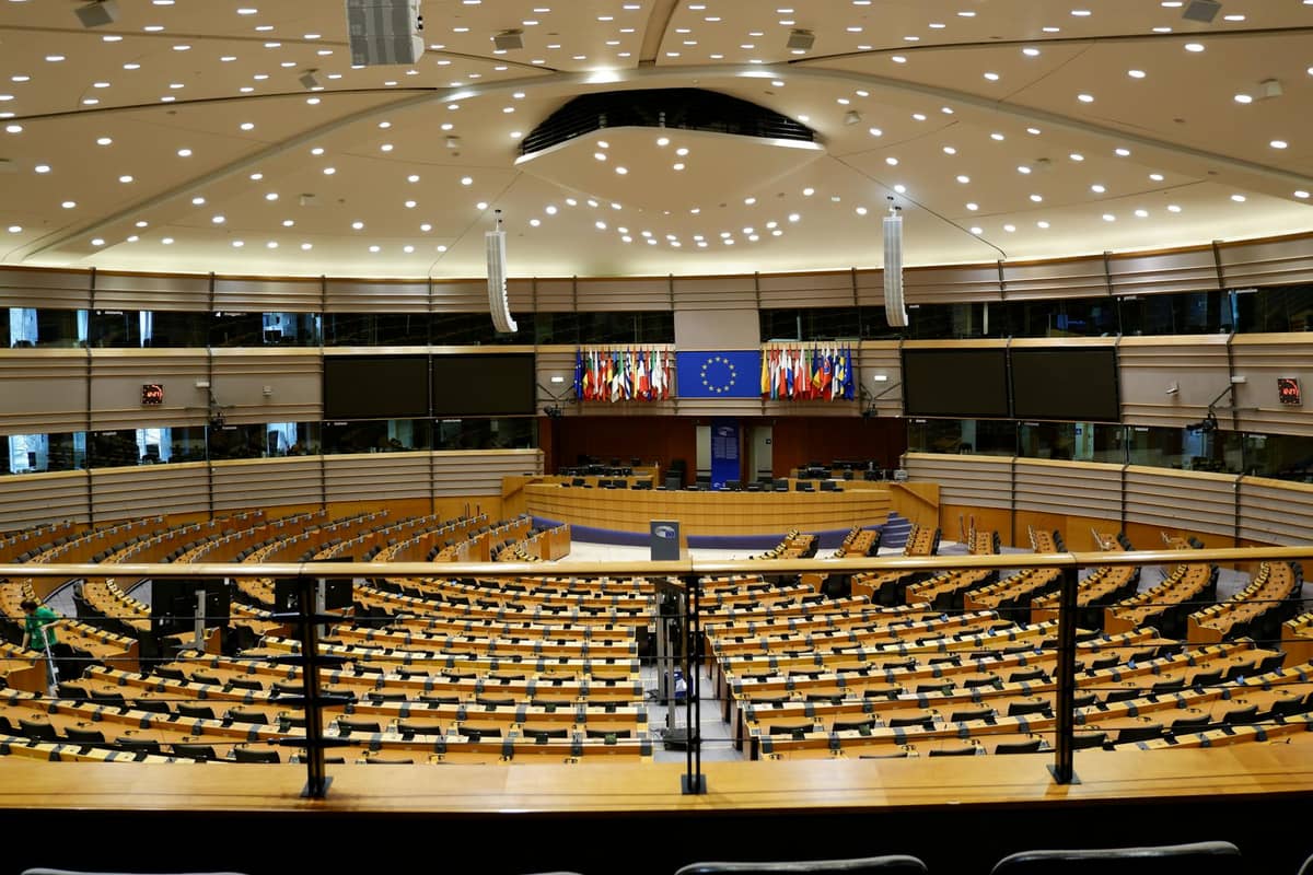 EU Zone & European Commission